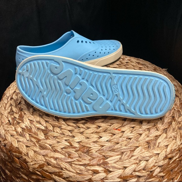 Native powder baby blue slip on - Picture 7 of 7